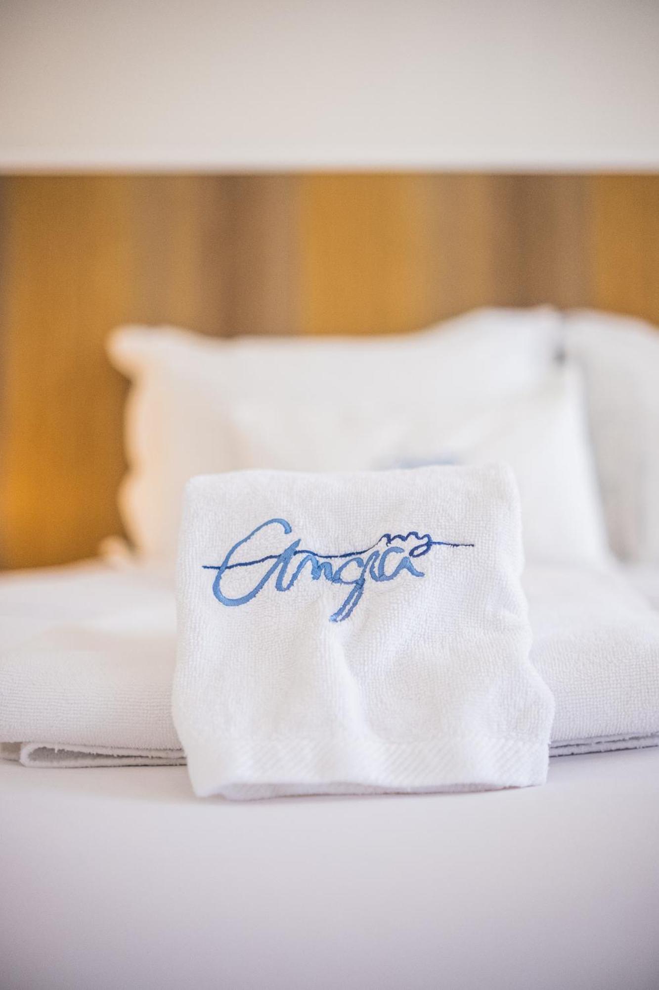 My Angra Charming House Hotel อังกรา ดู เอโรอิสโม ภายนอก รูปภาพ